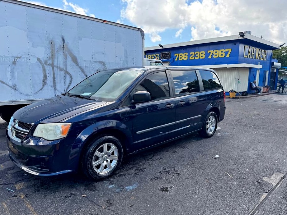 2013 Dodge Caravan Extended Minivan