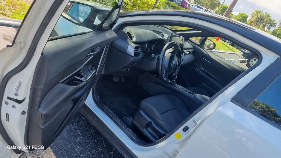 2019 Toyota C-hr XLE Sport
