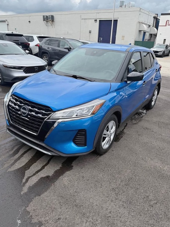 2024 Nissan Kicks S Sport