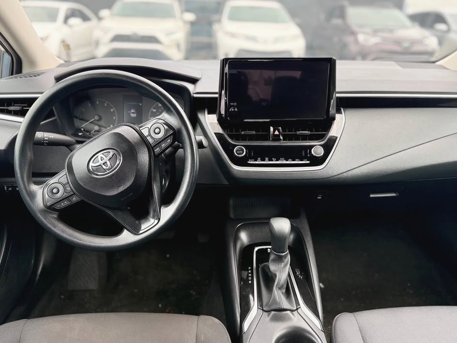 2025 Toyota Corolla SE Sedan