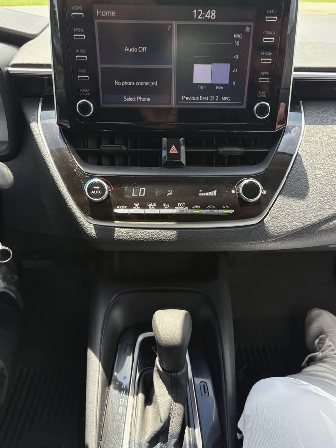 2020 Toyota Corolla LE Sedan