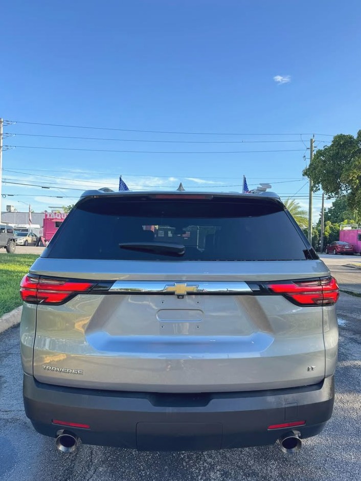 2023 Chevrolet Traverse LT Sport