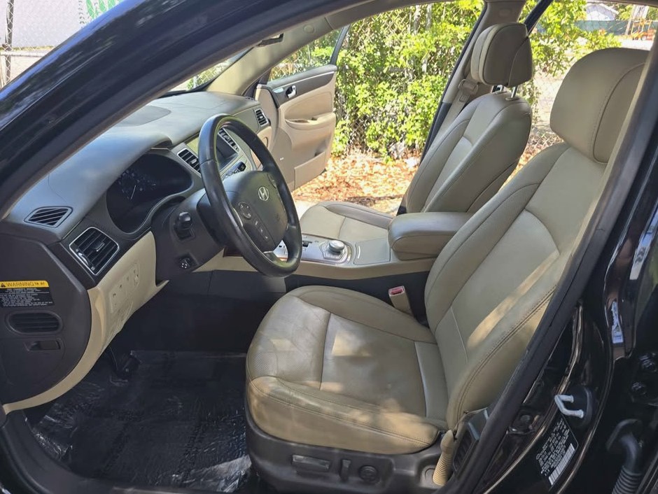 2013 Genesis Hyundai 3.8 Sedan