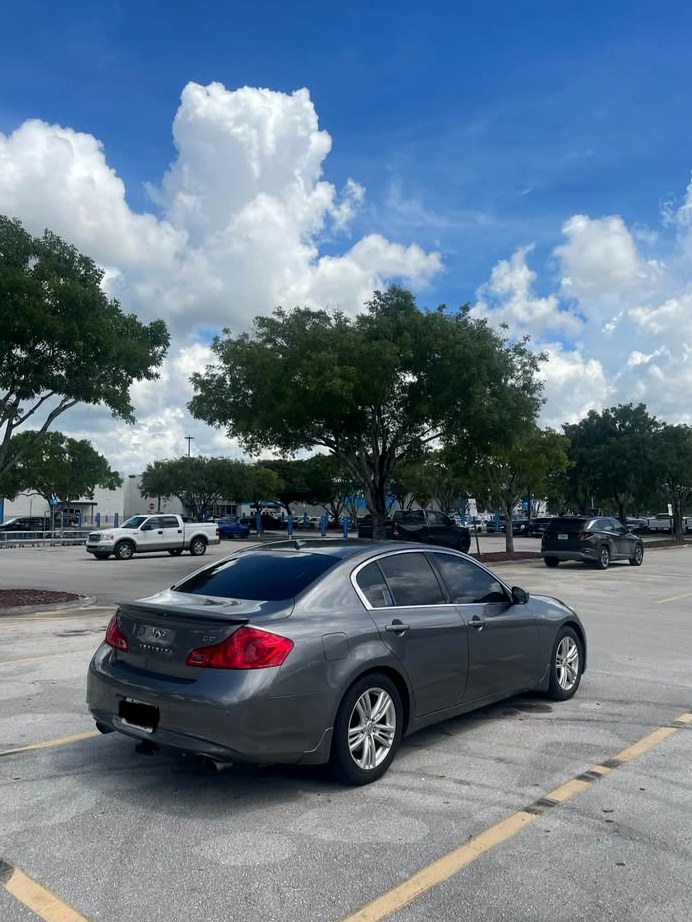 2013 Infiniti G37