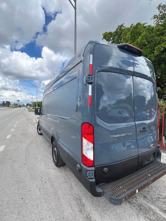 2020 Ford Transit 250 cargo