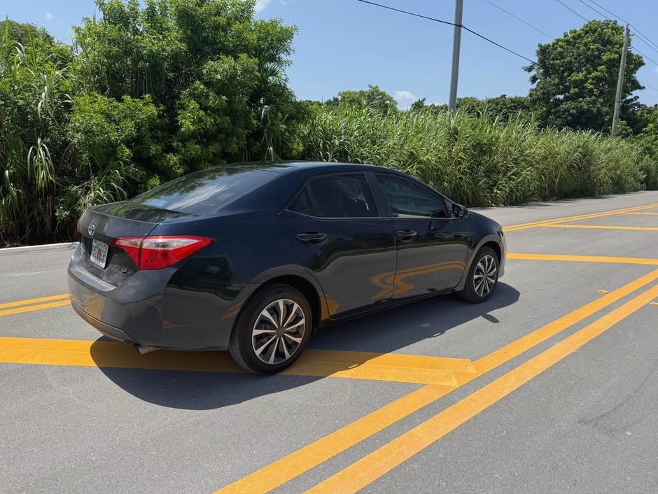 2018 Toyota Corolla SE Sedan